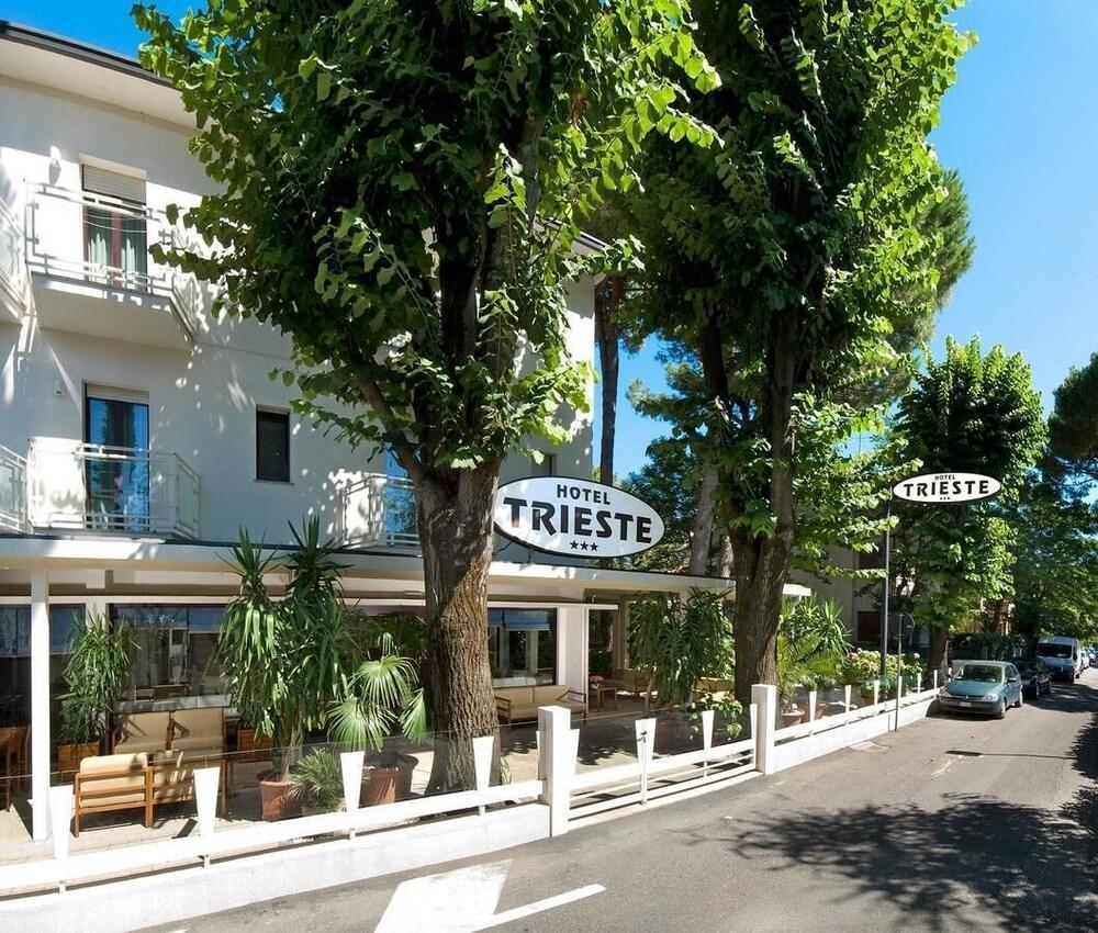 Hotel Trieste Cervia Kültér fotó
