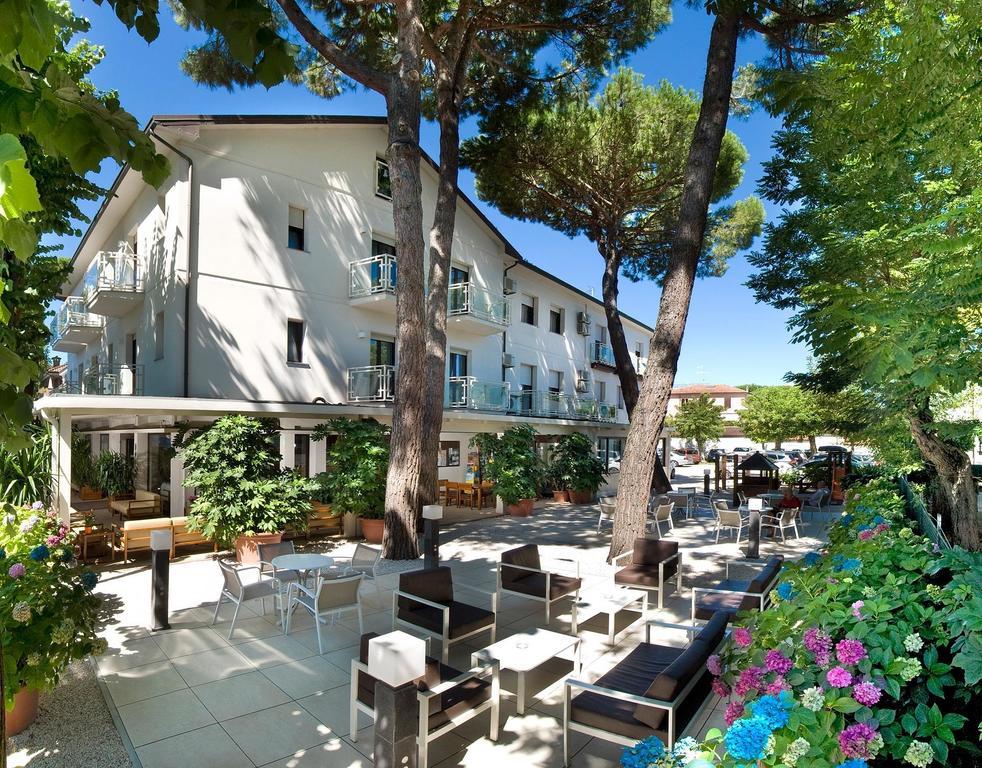Hotel Trieste Cervia Kültér fotó