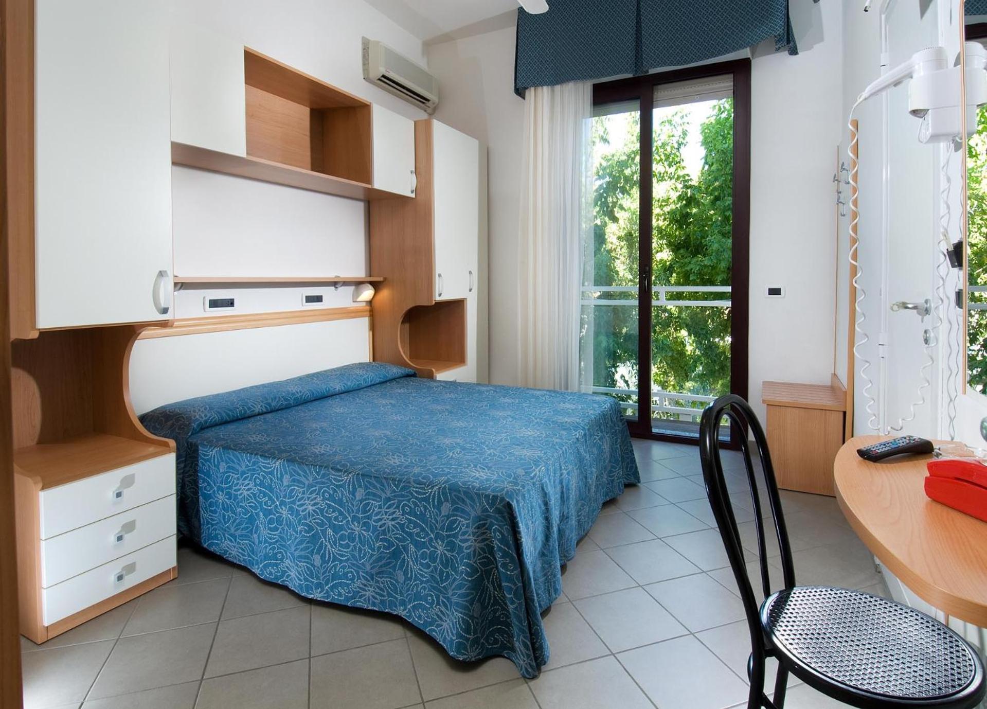 Hotel Trieste Cervia Kültér fotó