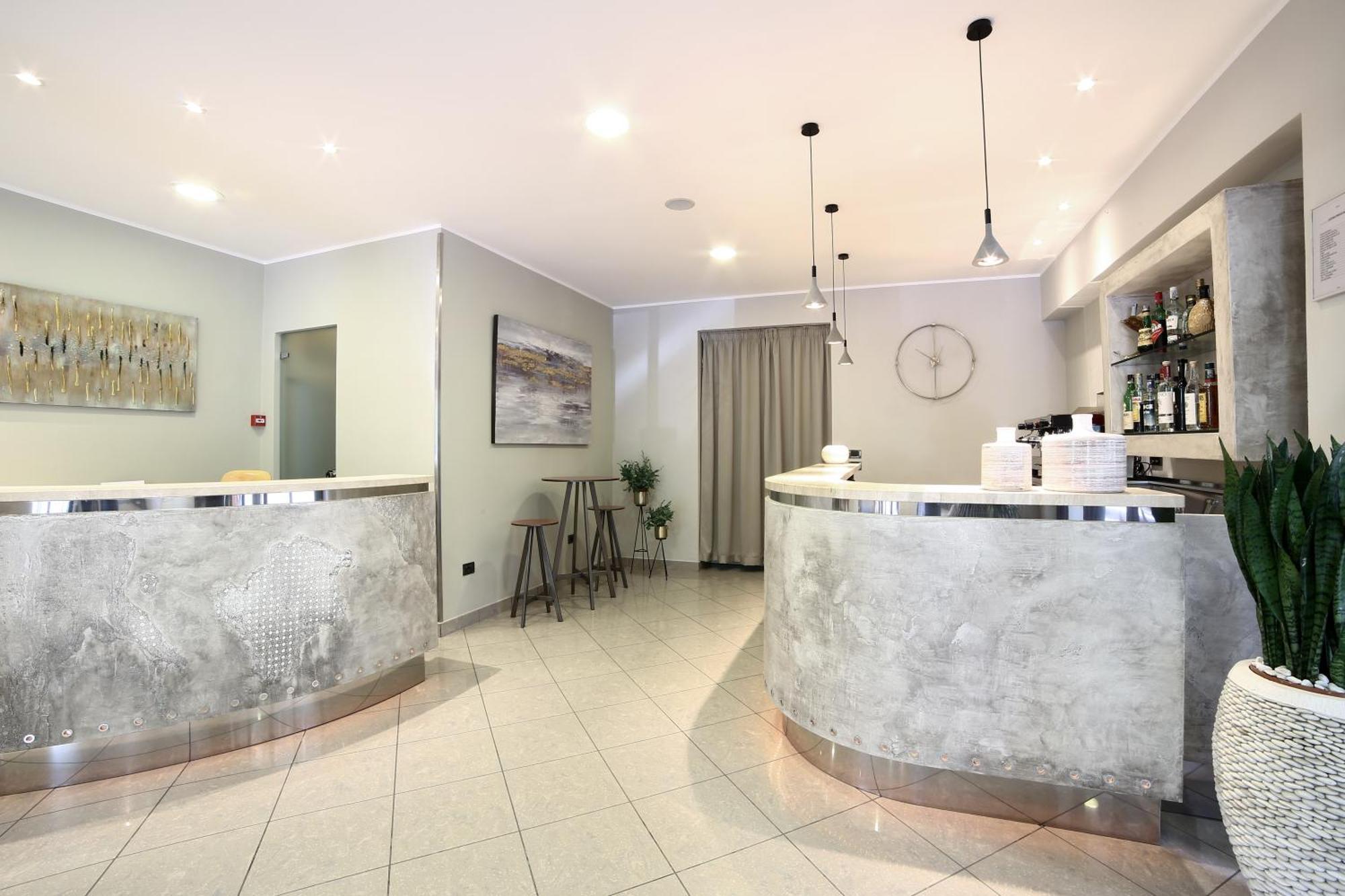 Hotel Trieste Cervia Kültér fotó