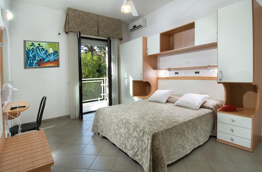 Hotel Trieste Cervia Kültér fotó