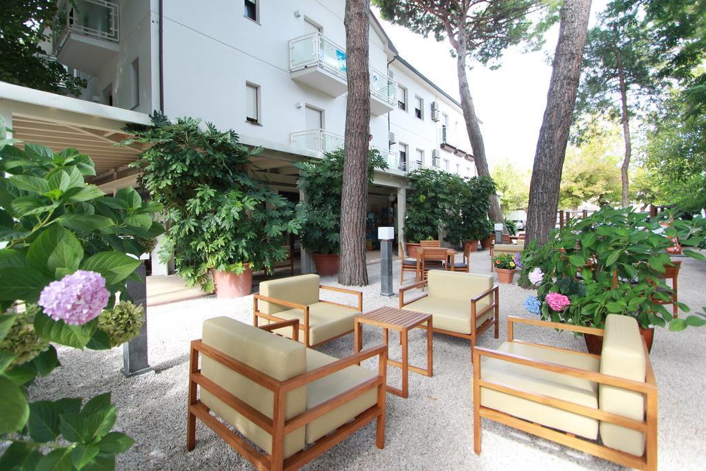 Hotel Trieste Cervia Kültér fotó